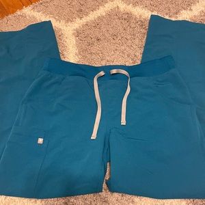 Figs Caribbean Blue Cargo Pant Scrubs. Size Medium!